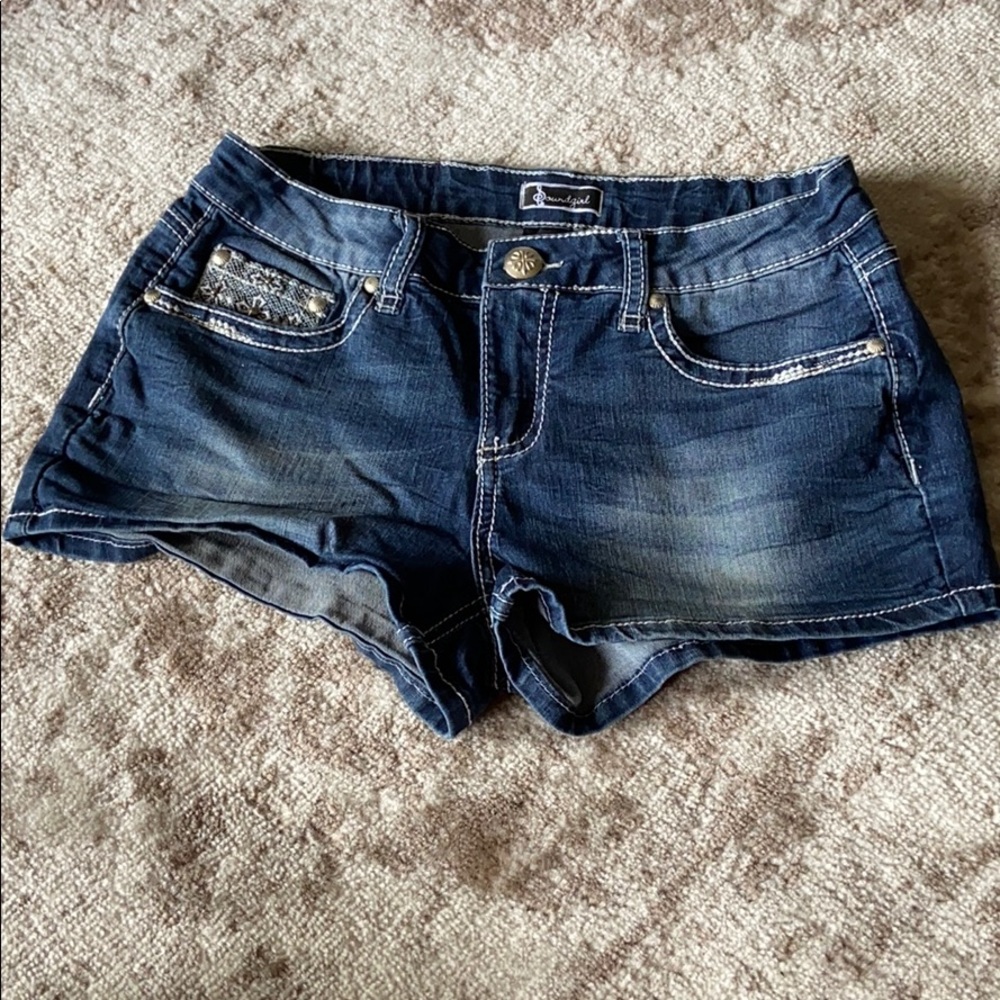 Soundgirl- size 7 juniors